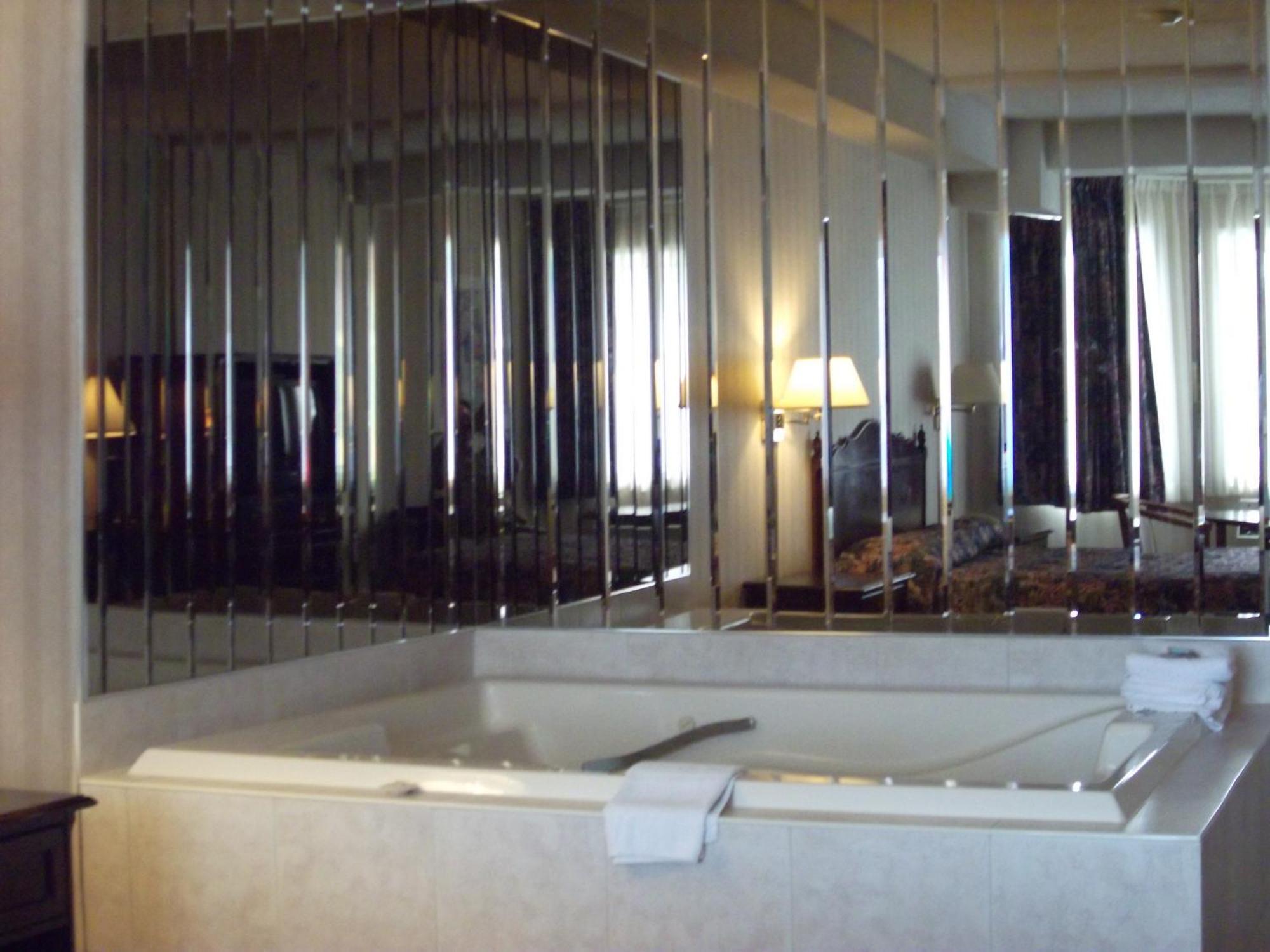 Travelodge By Wyndham Niagara Falls Lundys Lane Eksteriør bilde